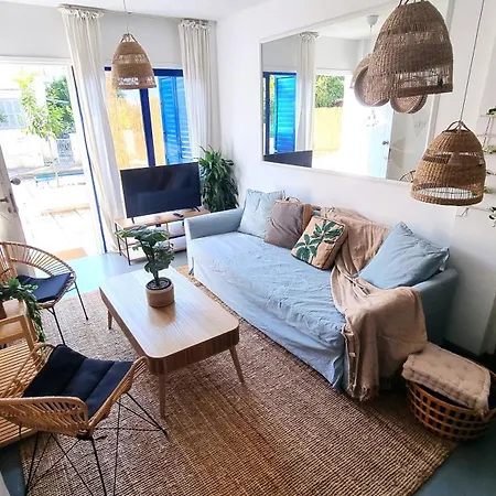 Boho Greek Haven With Orange Grove Views Near 라르나카