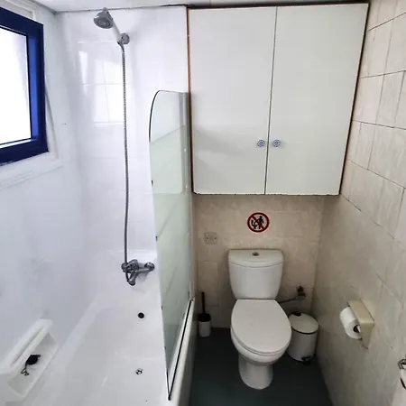Bright 1br Retreat - 5 Min Walk To The Larnaca