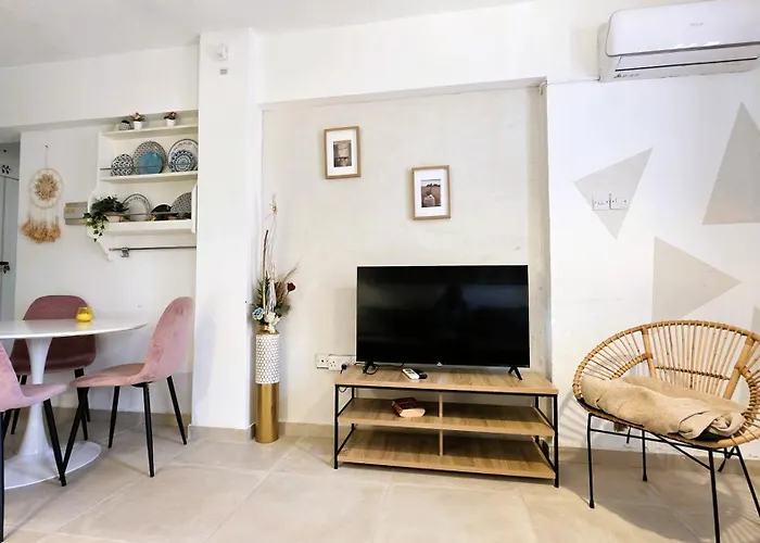 Apartamento Boho Greek Haven With Orange Grove Views Near