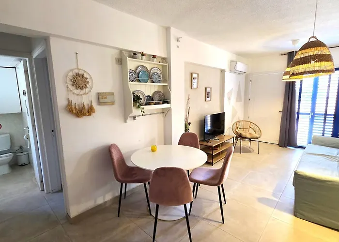 Boho Greek Haven With Orange Grove Views Near Apartamento